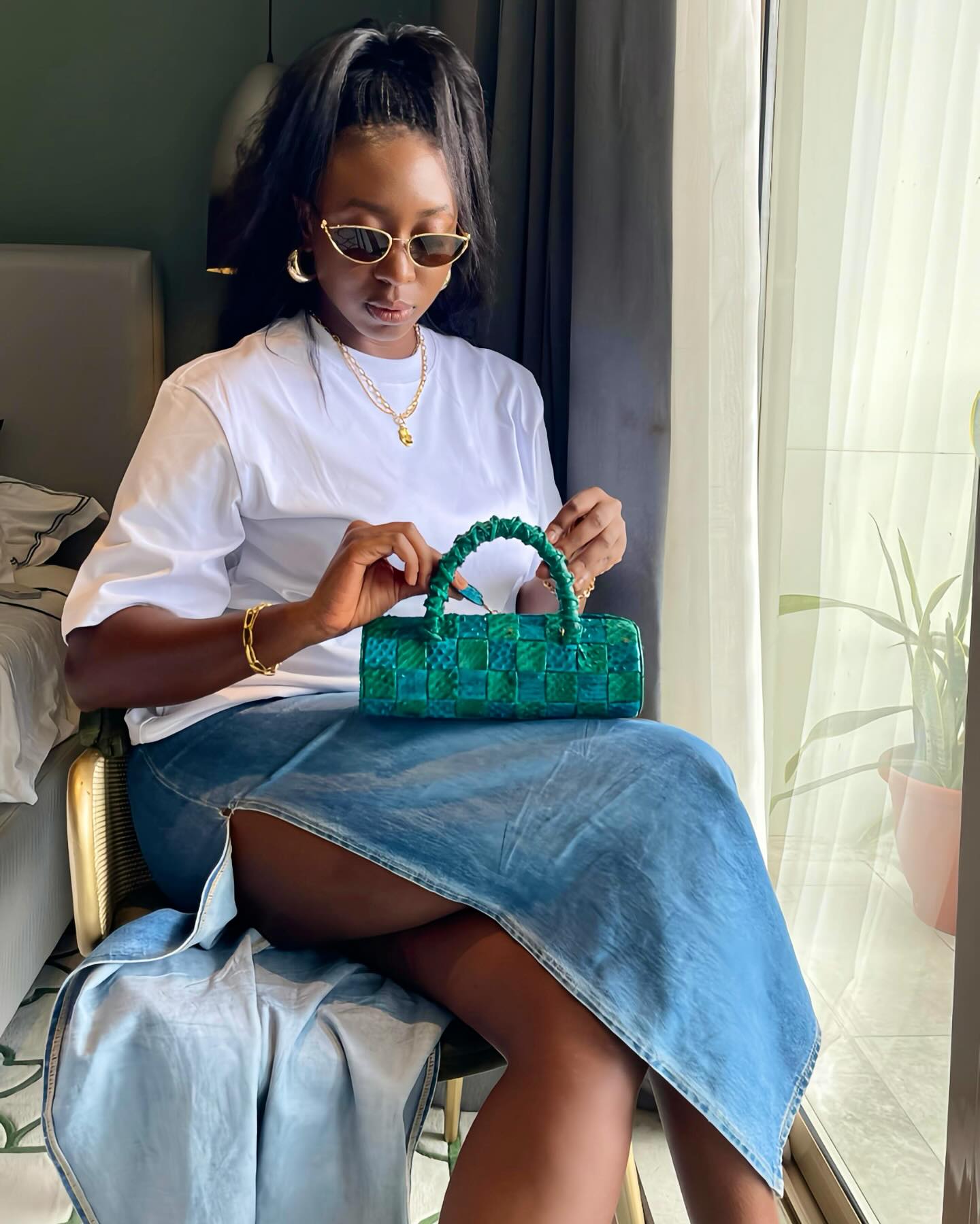 WOVEN BULLET BAG GREEN