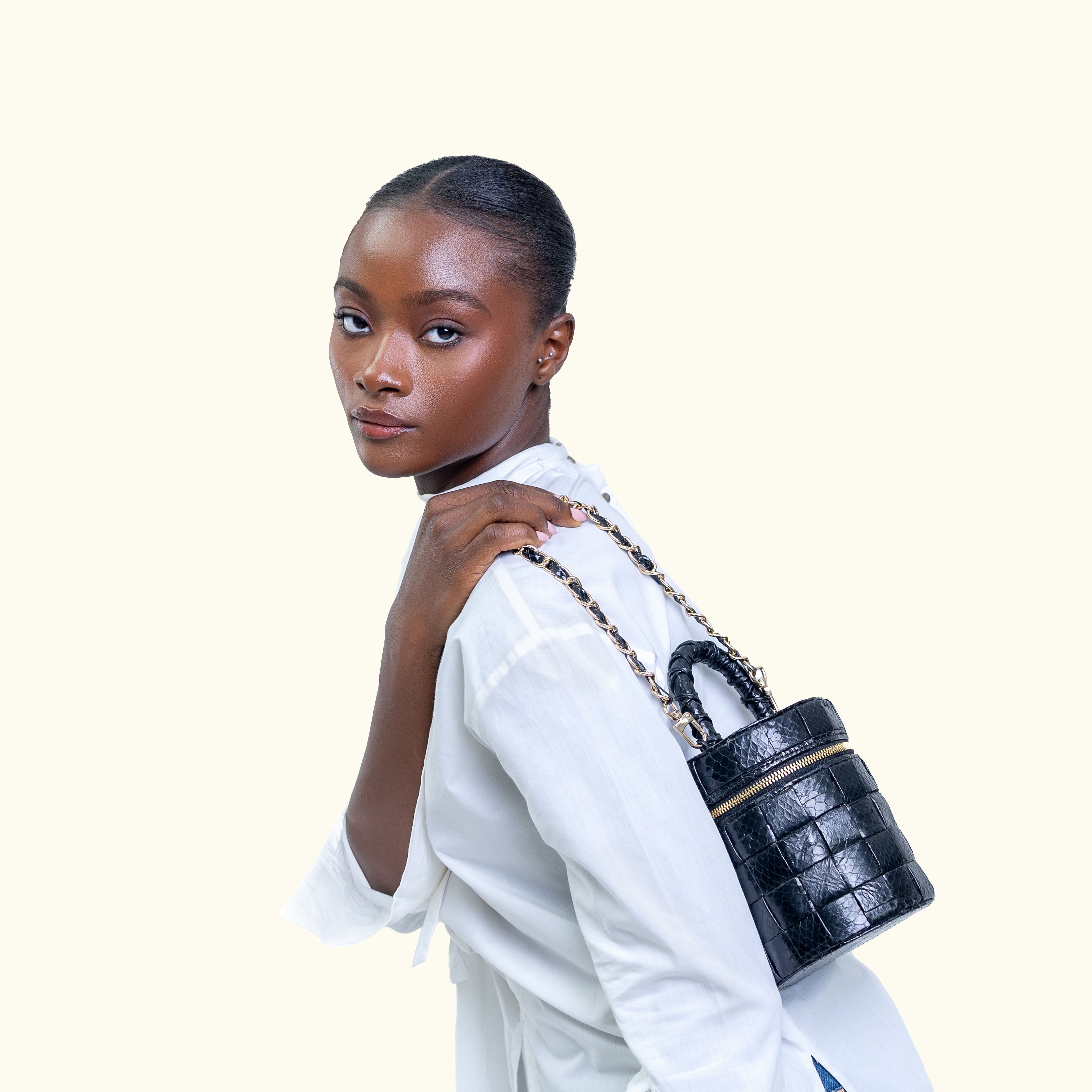 WOVEN BARREL BAG BLACK (PREORDER)