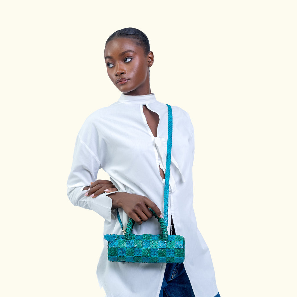 WOVEN BULLET BAG GREEN