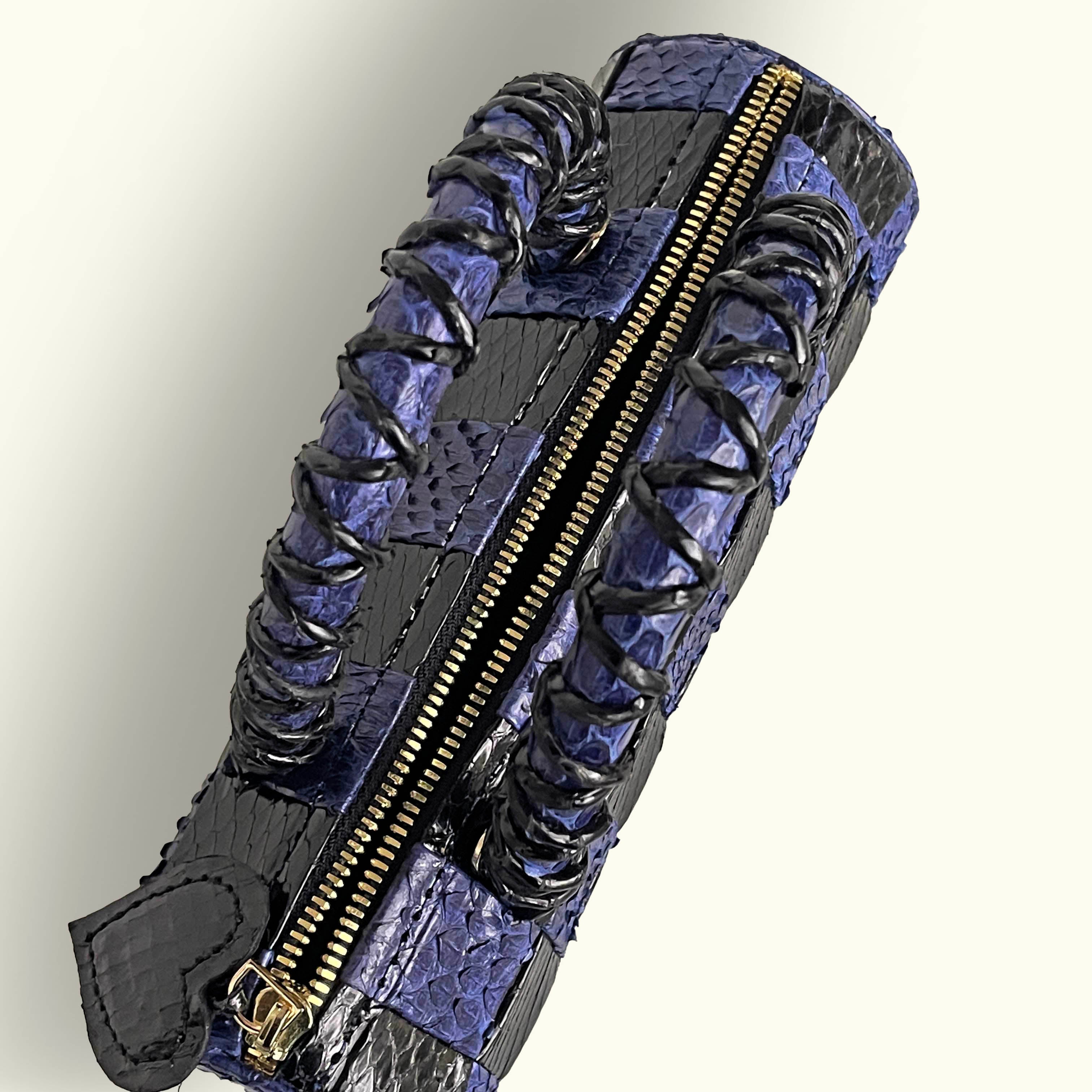 WOVEN BULLET BAG BLUE BLACK